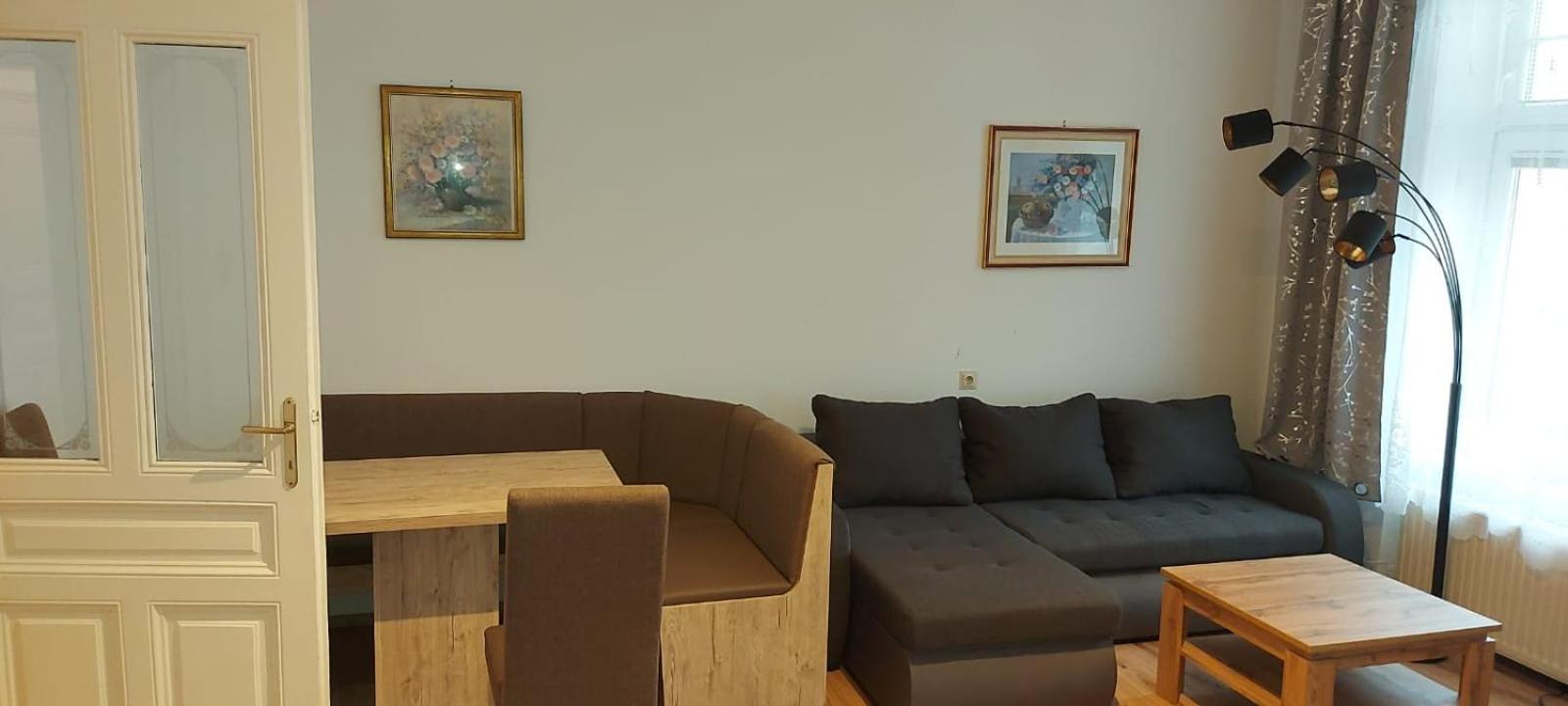 Villa Scs Naehe Винер Нойдорф Екстериор снимка