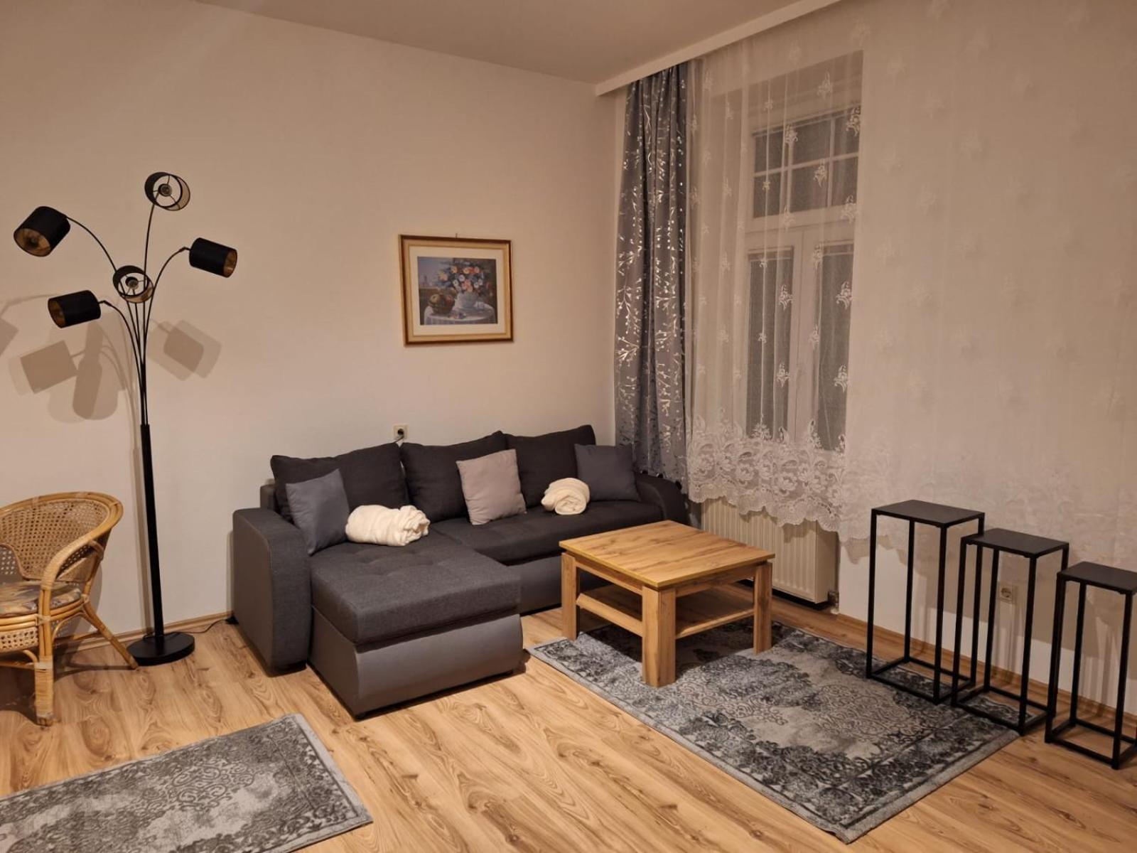 Villa Scs Naehe Винер Нойдорф Екстериор снимка